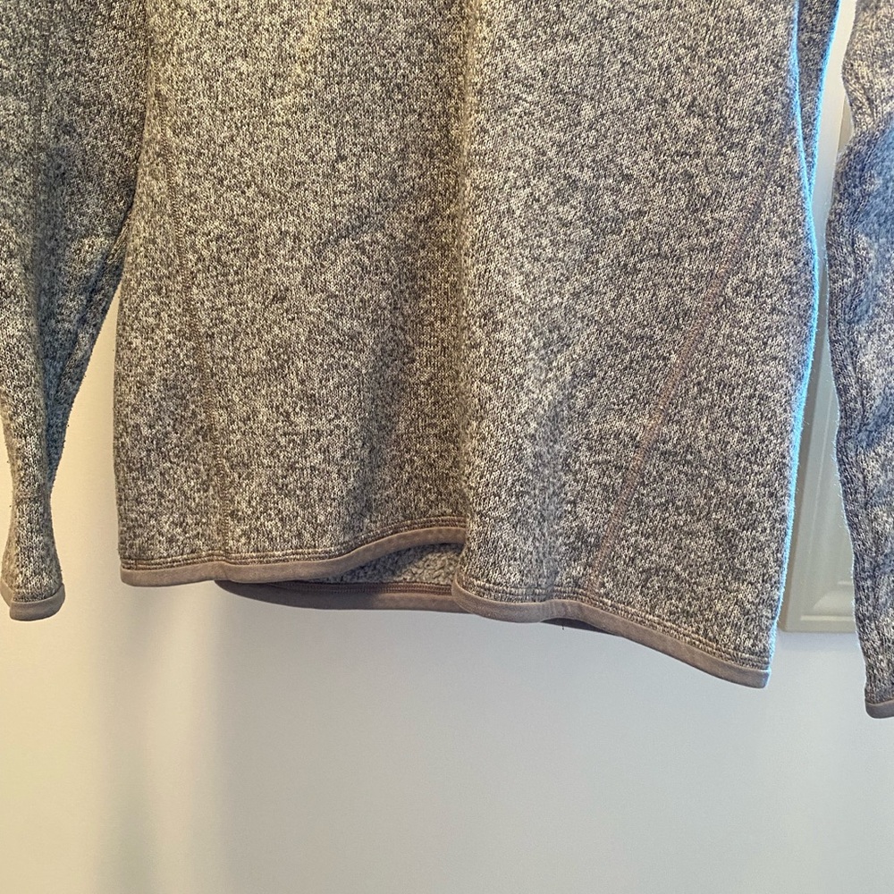 Patagonia Women's Heathered Gray Quarter Zip Jacket - Picture 3 of 5